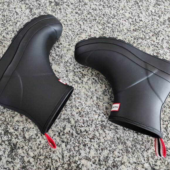 Hunter Women’s Play Short Rain Boots – Black 🖤🌧️✨ - Picture 5 of 12